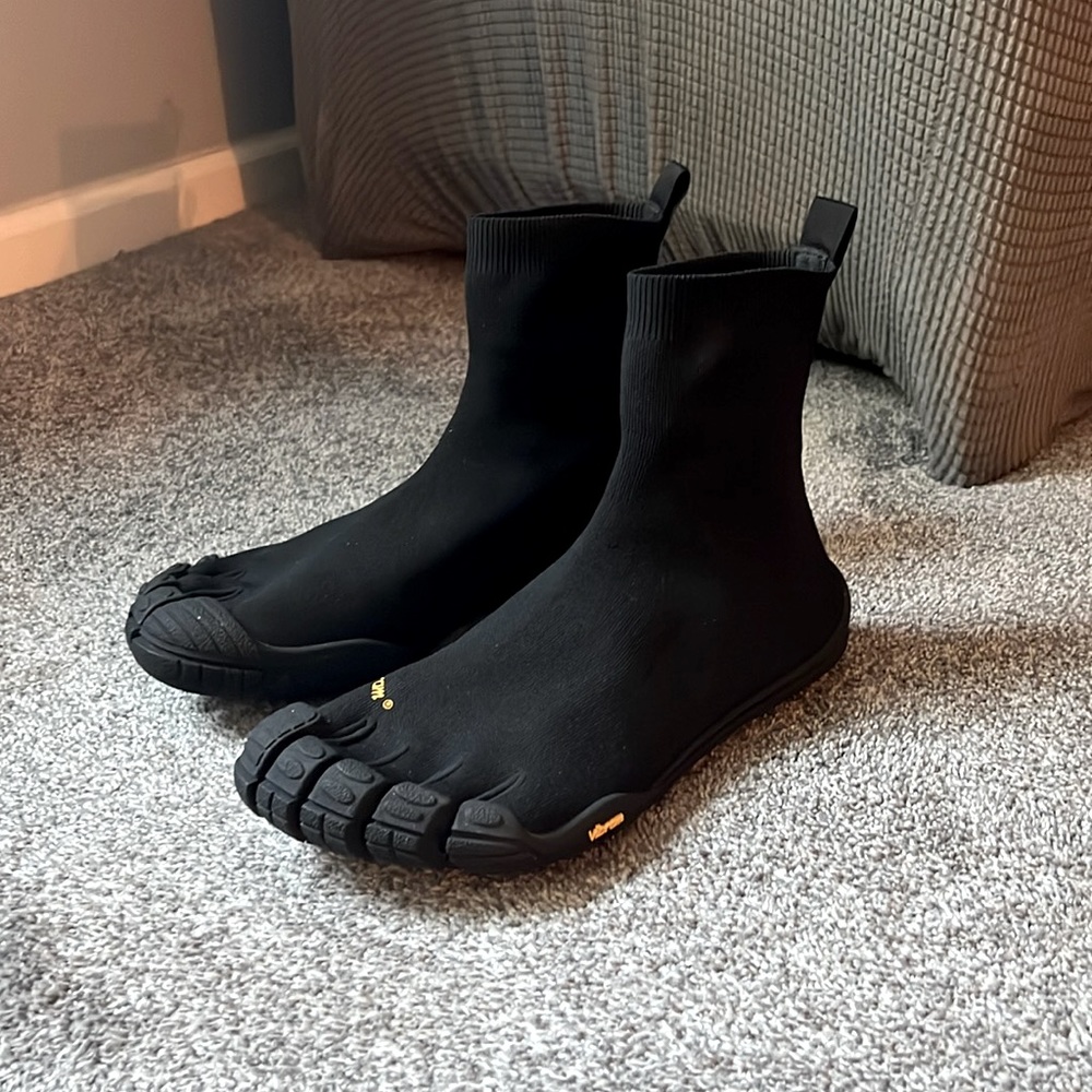 **RARE** Balenciaga X Vibram Five Finger Toe Shoes